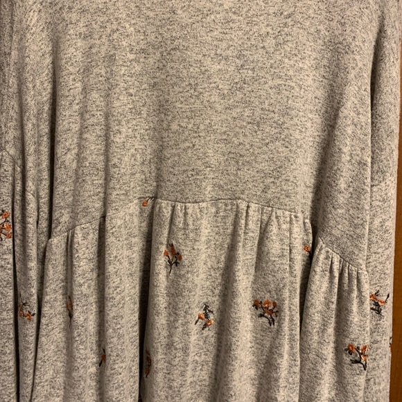 Francesca’s Women’s Sweater Size XL - Picture 4 of 12